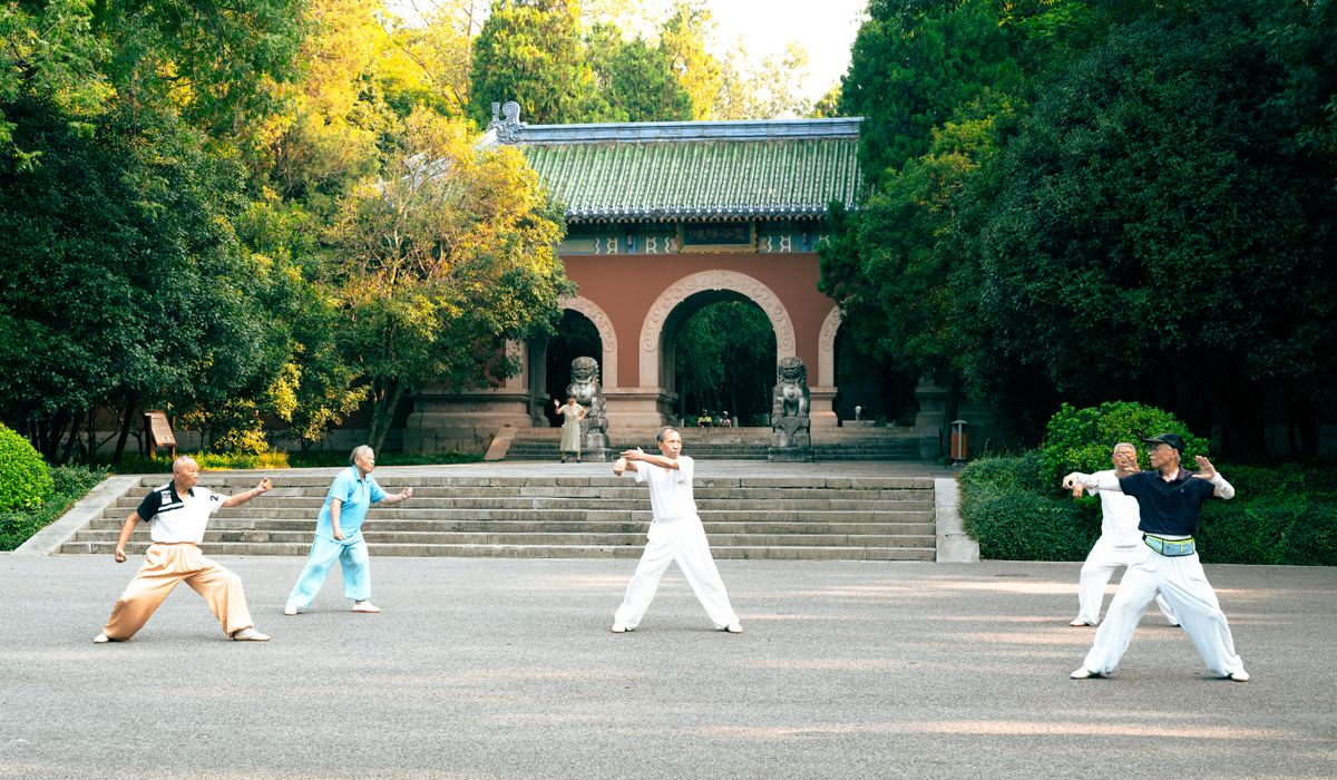 Smooth Transitions: Linking Movements in Tai Chi